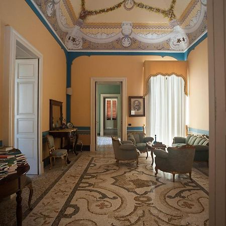 Aradeo Palazzo Francesco Grassi B&B 외부 사진