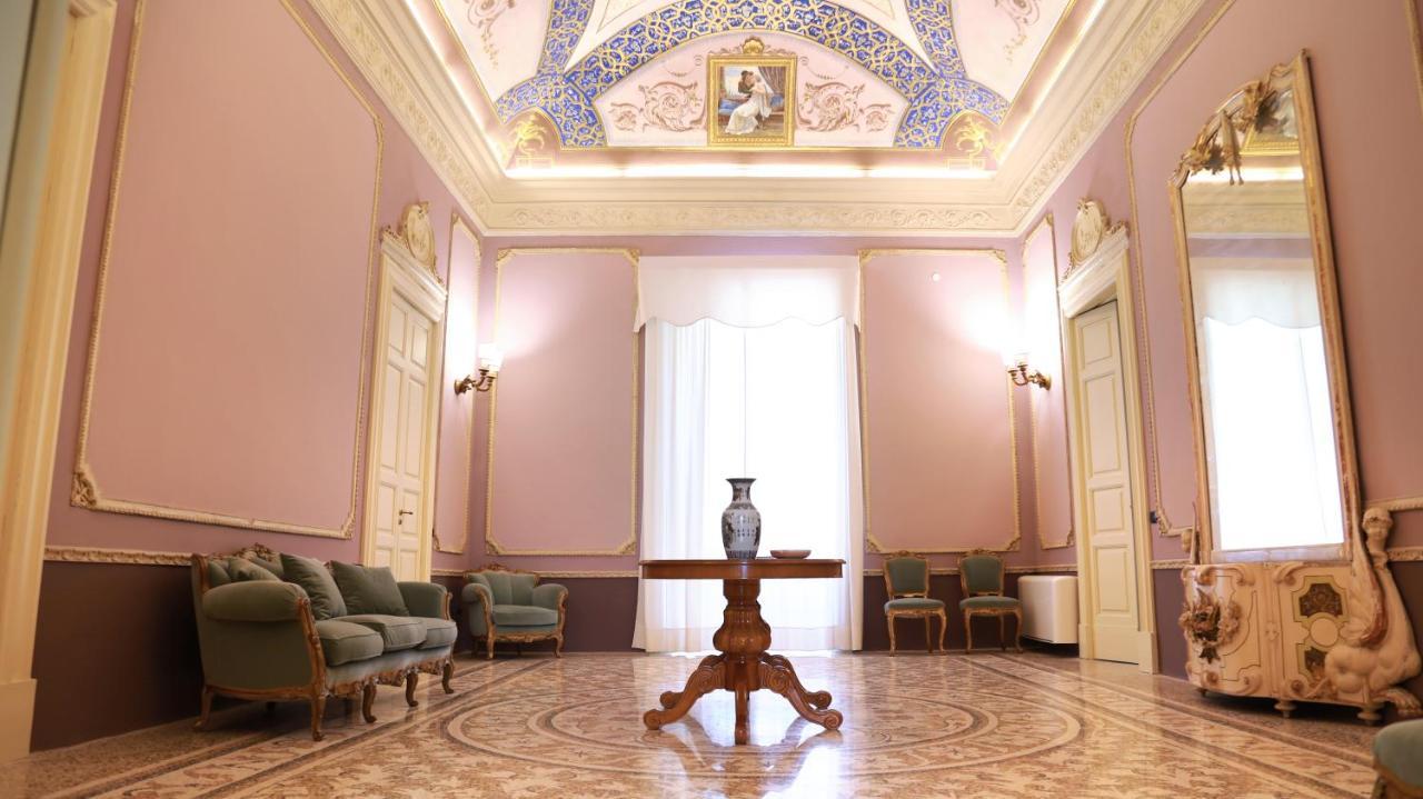 Aradeo Palazzo Francesco Grassi B&B 외부 사진