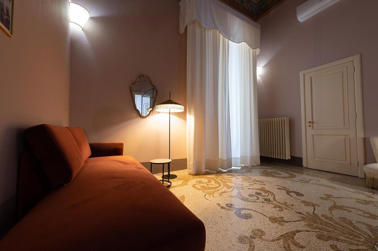 Aradeo Palazzo Francesco Grassi B&B 외부 사진