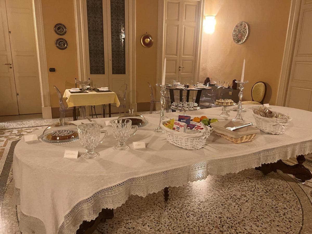 Aradeo Palazzo Francesco Grassi B&B 외부 사진