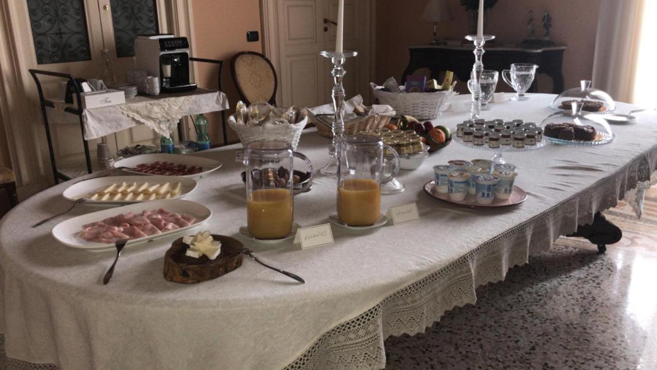 Aradeo Palazzo Francesco Grassi B&B 외부 사진