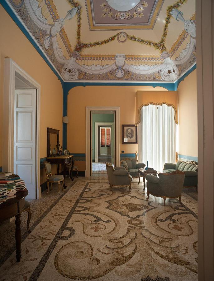 Aradeo Palazzo Francesco Grassi B&B 외부 사진